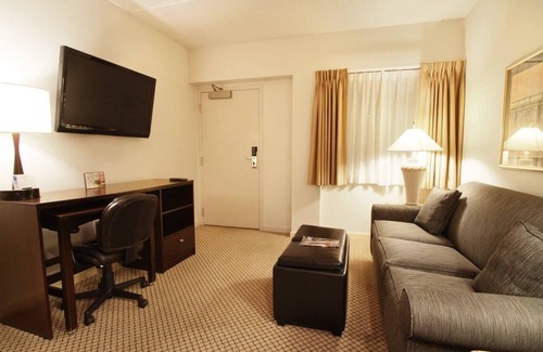 Lake Geneva Apartment | New! Romantic Lakeside Luxury - walking distance to downtown fun