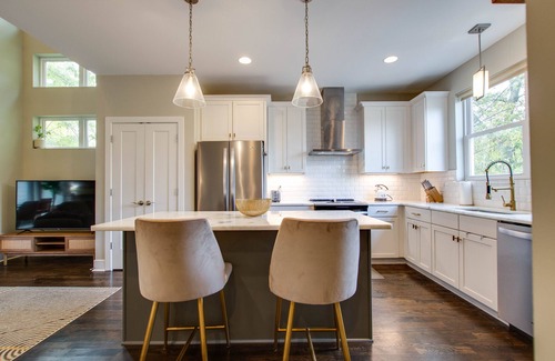 Hadley - Washington House | New! Rooftop Views! Beautiful Modern Townhome West Nashville n