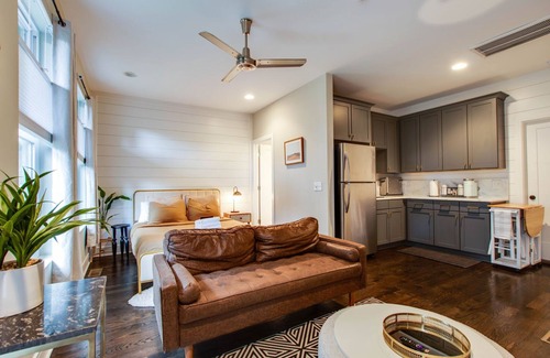 Hadley - Washington House | New! Rooftop Views! Beautiful Modern Townhome West Nashville n