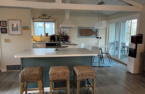 New Seabury House | New Seabury Cape Escape! 3 BR Mid Century House 5-7 minute walk to Poppy Beach