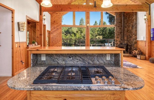 Midpines Cabin | NEW secluded lake cabin with private lake