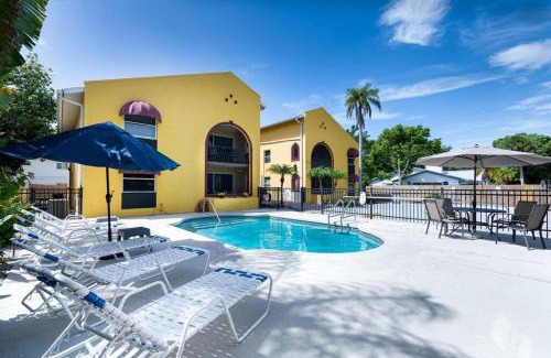 Sarasota Apartment | * NEW * Serene Retreat/Private Patio & Pool *