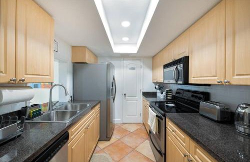Sarasota Apartment | * NEW * Serene Retreat/Private Patio & Pool *