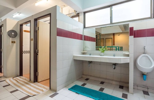 Chana Songkhram Hotel | New Siam I
