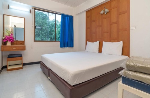 Chana Songkhram Hotel | New Siam I