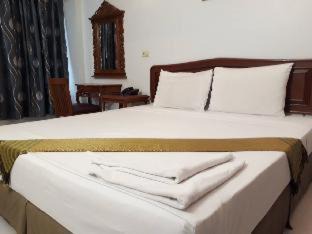 Phra Athit Hotel | New Siam II