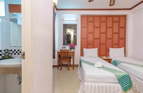 Chana Songkhram Hotel | New Siam III