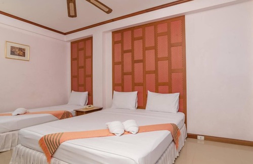 Chana Songkhram Hotel | New Siam III