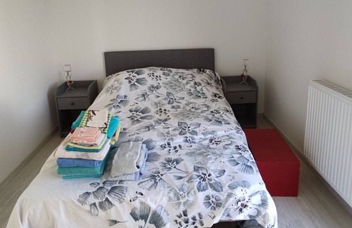 Peyssies House | New single storey house 1 hour from Lourdes. Pyrenees mountainous landscape