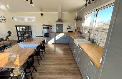 Hourtin Villa | New single-storey villa that can accommodate up to 8 people.