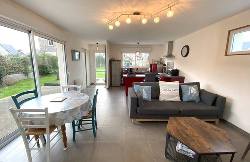 Tregastel House | New Single-Story Home 100m from the Sea, Near Coz-Pors Beach, 3* Comfort with WiFi and Parking