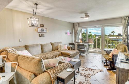 New Smyrna Beach Apartment | New Smyrna Beach Condo on Water Rest, Swim and Play
