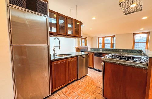 Columbus Apartment | NEW - South End Penthouse w/Roof Deck - Walk to Everything - Washer and Dryer