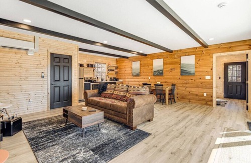 Weaverville Villa | New Spacious Modern 1-Story Cabin!