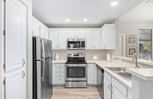 Central Scottsdale Condo | New Spectacular Luxury Condo !