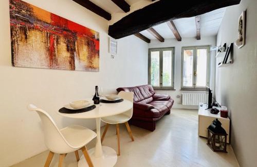Parma City Centre Apartment | New Street House