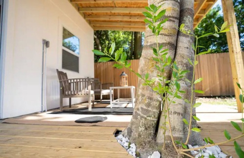 Southside House | New Studio Bungalow near San Marco - Sleeps 3