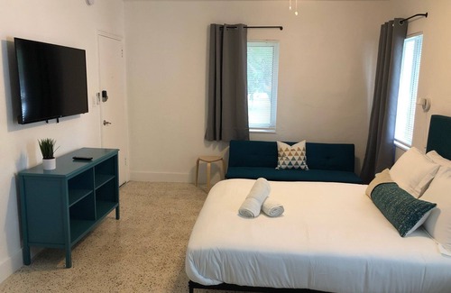 The Roads Condo | ✨ New Studio plus FREE parking fee