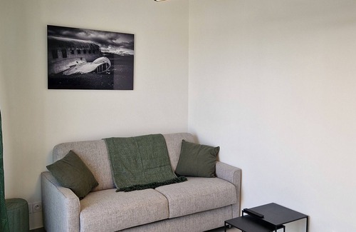 Parilly Apartment | New studio with parking