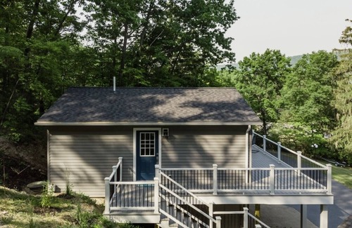 Hammondsport Apartment | New - stunning Keuka lake views. Minutes to wineries, breweries & distilleries