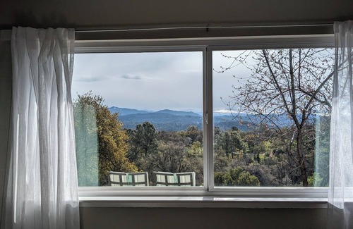 Mariposa House | New! 🌟 Stunning Views 🌟 Yosemite Hilltop Heaven