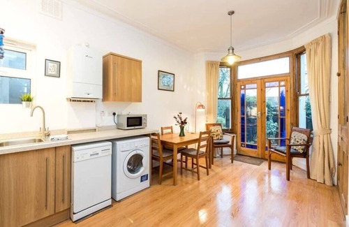 New Cross Apartment | NEW Stylish 1 Bedroom Flat with Garden | London