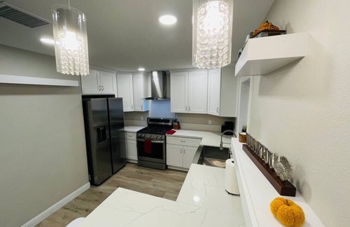 Central Escondido House | New! Stylish Home, 4TVs, 5min to Dwntwn! Pets ok!