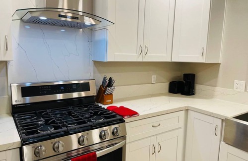 Central Escondido House | New! Stylish Home, 4TVs, 5min to Dwntwn! Pets ok!