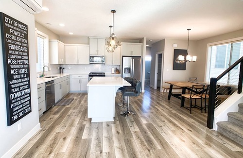 Beaverton House | NEW Stylish LUX 5B/3.5BR Retreat, Close to Parks