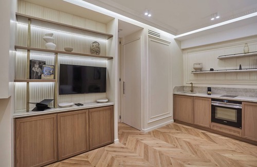 Quartier du Faubourg-Montmartre Apartment | New/suite Air-conditioned Opera/louvre/2 Bedrooms