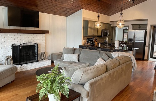 Gainesville Cottage | New! Sunset Cove - Lake Lanier - Cozy Cottage, Amazing Views, Deep Water Dock