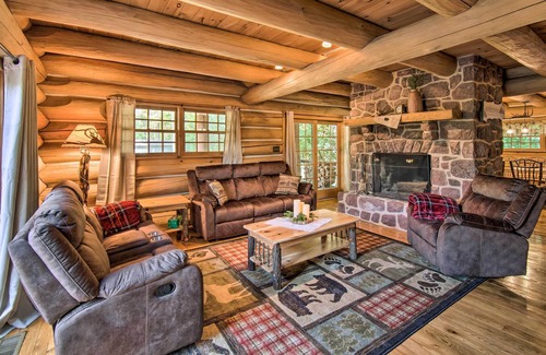 Mohnton Cabin | NEW! Sunset Lodge Retreat Escape: 17 Private Acres
