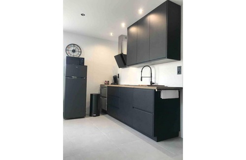 Bellevue House | New T2 first floor apartment