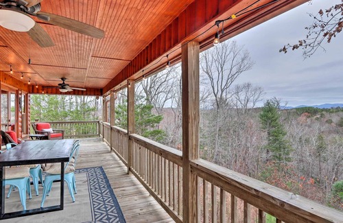 Talking Rock Cabin | NEW! Talking Rock Cabin w/ Fire Pit & Mtn Views!