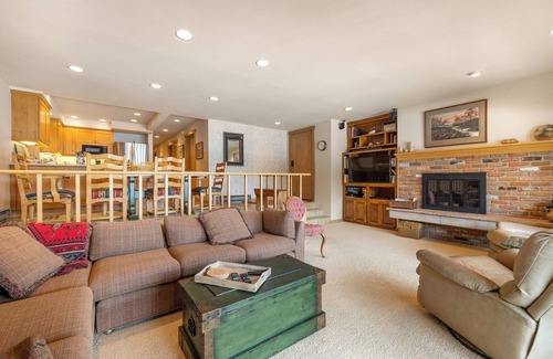 McCall House | New* Tamarack Bay Classic - Lakefront condo - dock - pool - beach