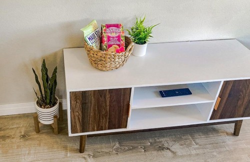 Keaau Apartment | NEW! The Lovely Hibiscus House, 2mi to Ocean!