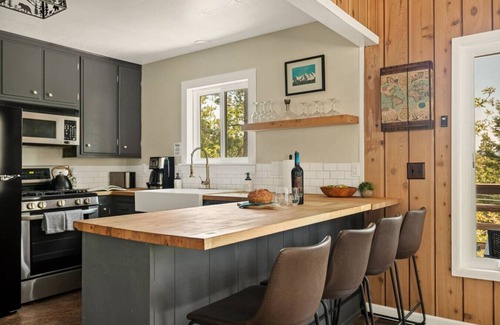 Lake Arrowhead House | NEW + The Mountain Sanctuary + 3BR + Foosball