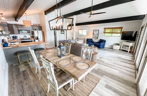 Jamestown Cottage | NEW!The Overlook @ Harbor Springs-2 miles from Jtown Marina! Lake Views+Parking