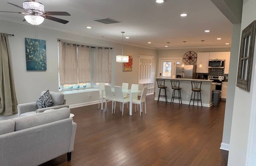 East Durham House | NEW "TheCraftsman" in Downtown Durham near DUKE!