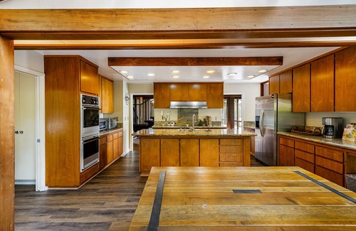 Fullerton House | NEW! This Mid-century modern estate home with forever views.