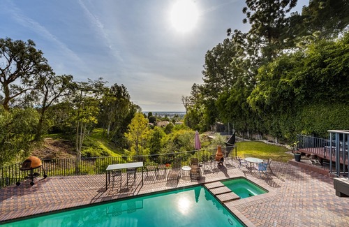 Fullerton House | NEW! This Mid-century modern estate home with forever views.