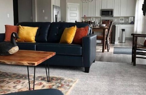 Longmont House | New, three bedroom house. Free parking on premises