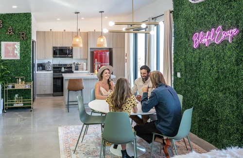 Yucca Valley House | New Tiny Home | Stargazing DOME | Pool | Spa |Mini golf | Joshua Tree Views