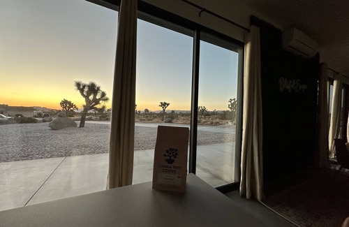 Yucca Valley House | New Tiny Home | Stargazing DOME | Pool | Spa |Mini golf | Joshua Tree Views