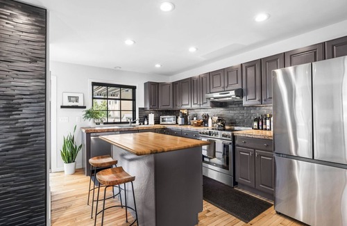 Narragansett Pier House | NEW TO MARKET! Pristine, Boutique-Style 2-Bed Home in the Heart of Narragansett Pier