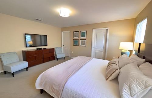 Calabria House | New to Market Spacious Private Pool Retreat