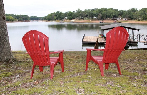 Townville House | New to the Rental Market! Lake Hartwell, Deep Water, Convenient to Clemson!