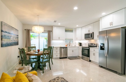 Ilexhurst House | New To The Rental Market Just Steps To The Beach!