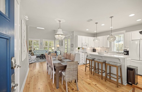 Laurel Grove House | New to VRBO-AMAZING home, Golf Cart +, FREE Activities, HEATED Pool & HotTub