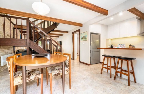 Braddon Apartment | New to VRBO: Charming two-story 2BR townhouse in Braddon